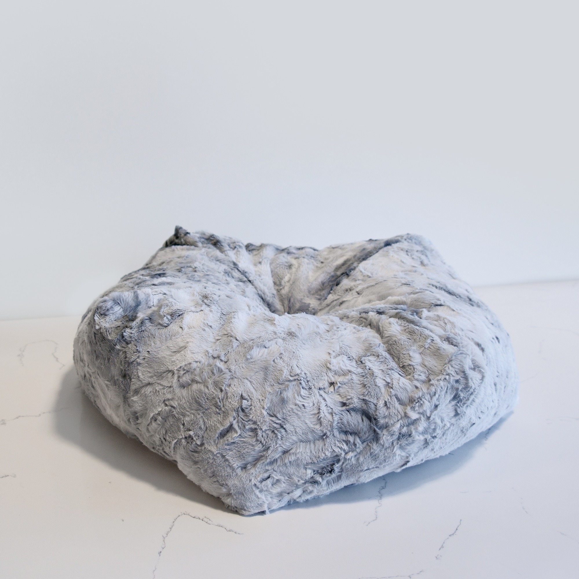Gray Tie-Dye Faux Fur Pouf Cat Bed