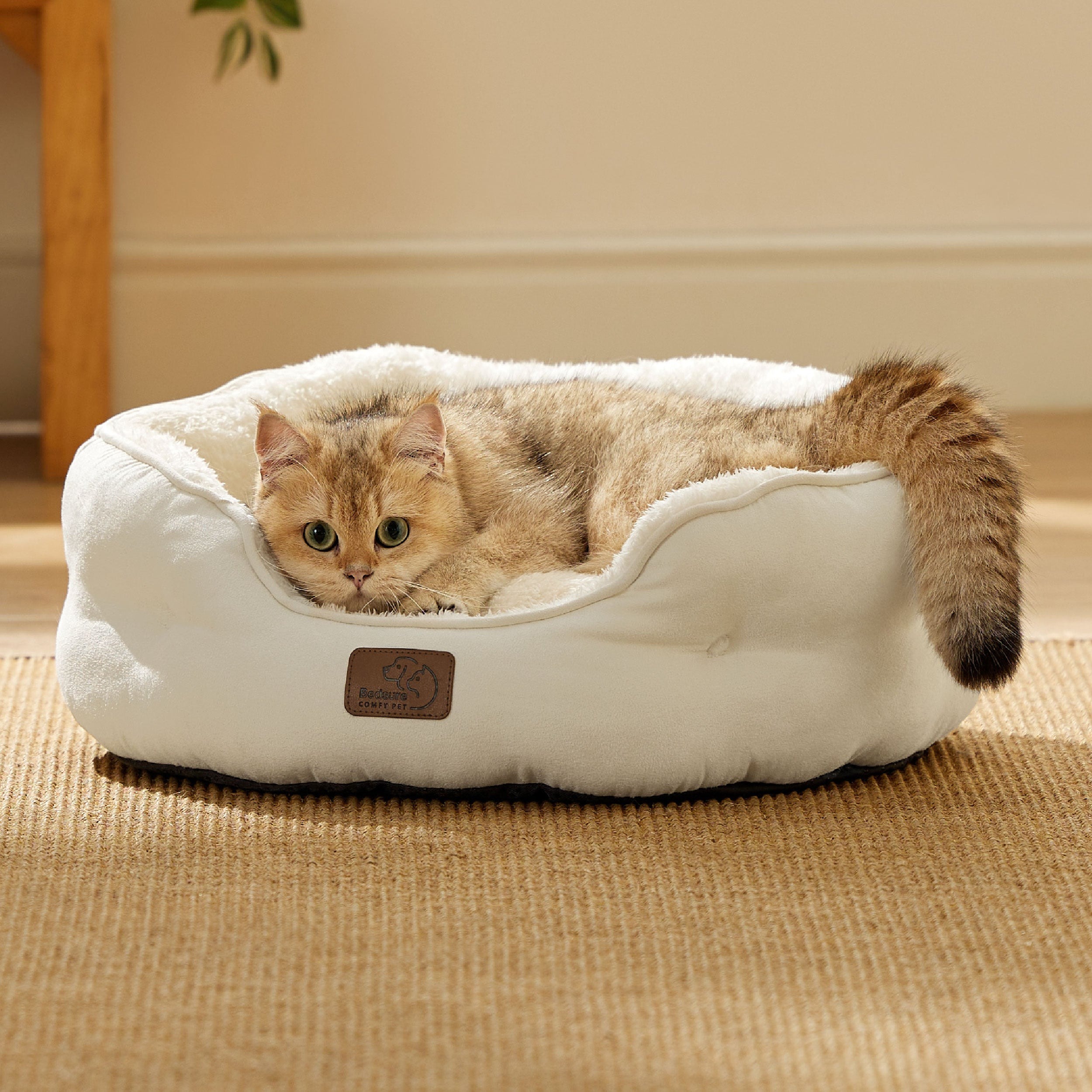 Round Sherpa Dog Bed with Cushioned Rim