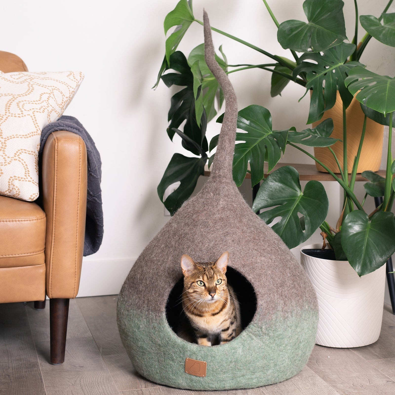 Two-Color Ombre Felted Wool Cat Cave